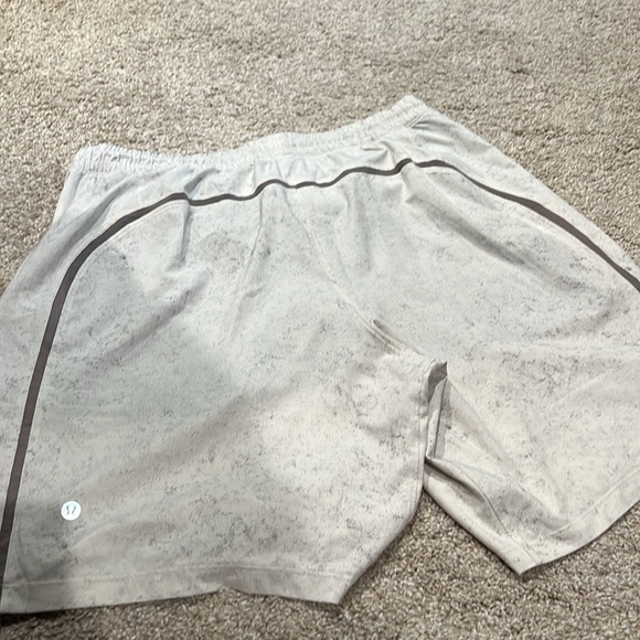 Like new lululemon - Picture 3 of 3